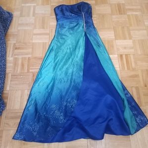 Jump apparel Blue floor length prom dress